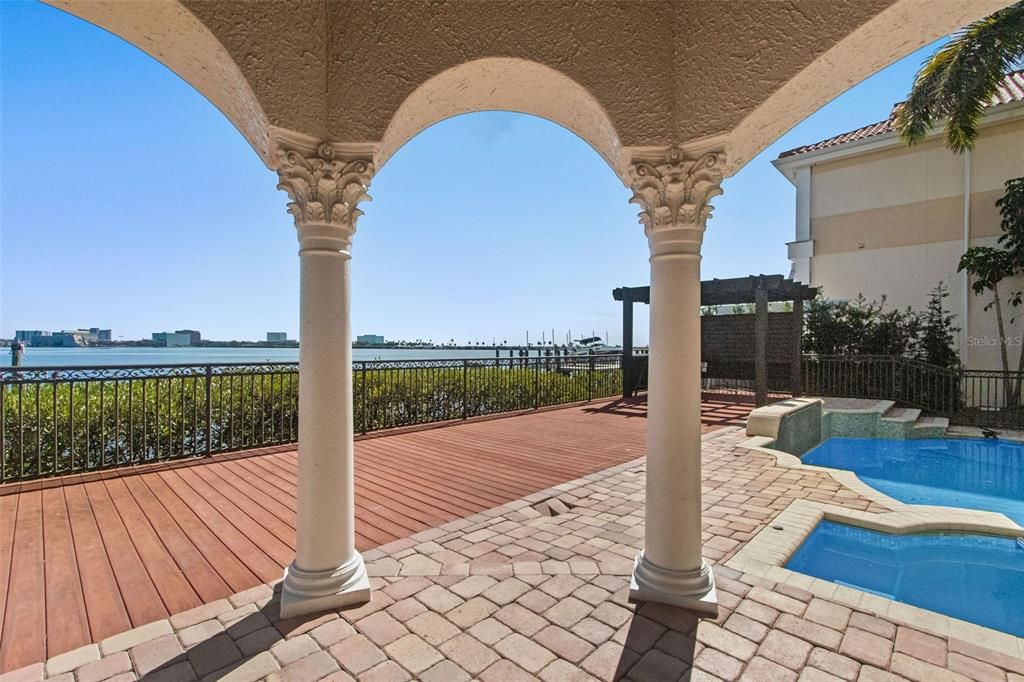 For Sale: $3,650,000 (5 beds, 4 baths, 6310 Square Feet)