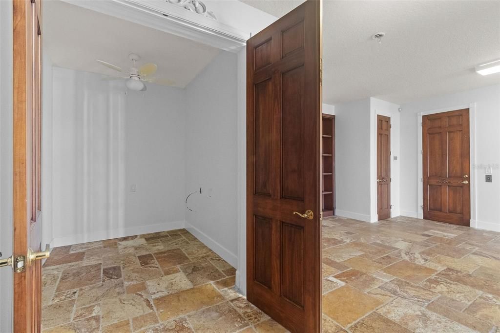 For Sale: $3,650,000 (5 beds, 4 baths, 6310 Square Feet)