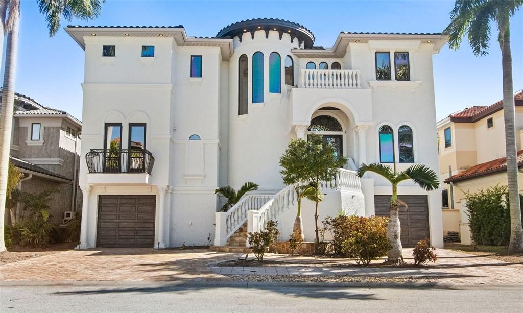 For Sale: $3,650,000 (5 beds, 4 baths, 6310 Square Feet)