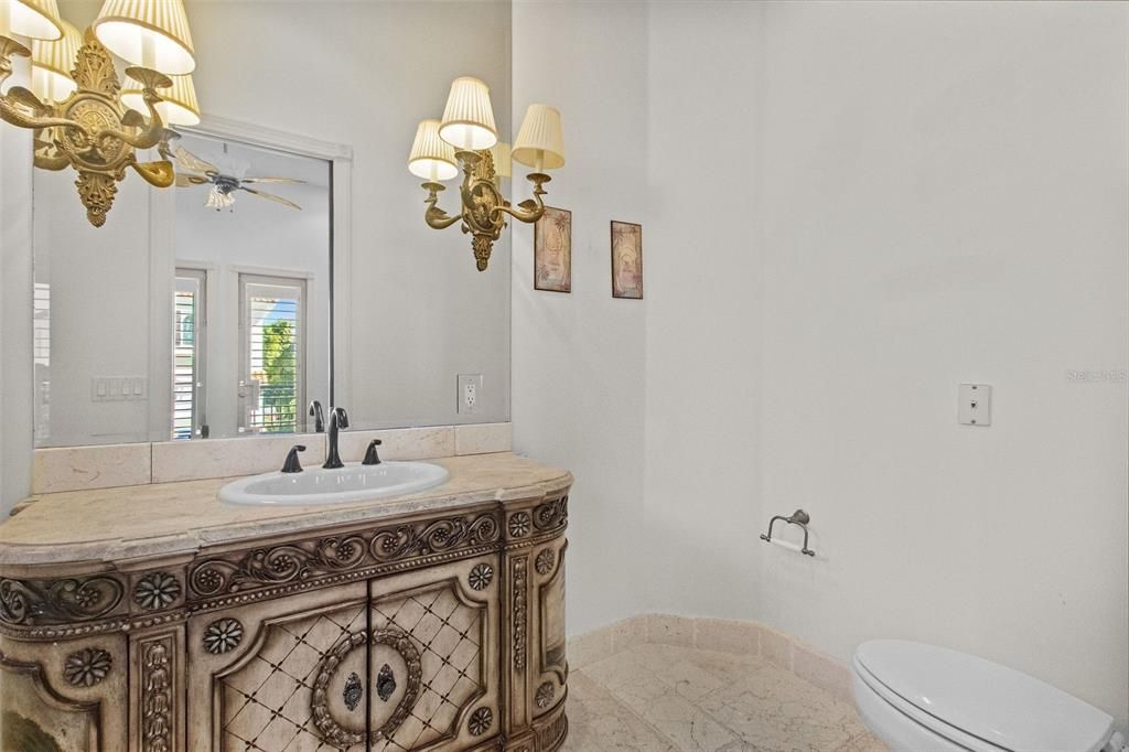 For Sale: $3,650,000 (5 beds, 4 baths, 6310 Square Feet)