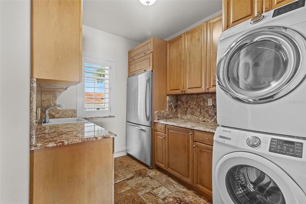 For Sale: $3,650,000 (5 beds, 4 baths, 6310 Square Feet)