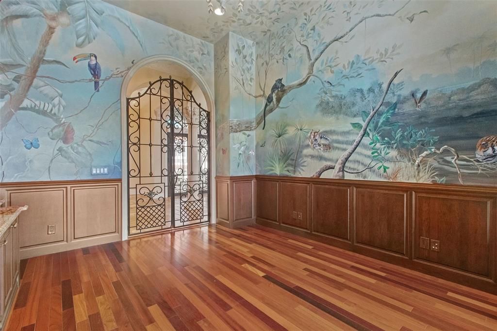 For Sale: $3,650,000 (5 beds, 4 baths, 6310 Square Feet)