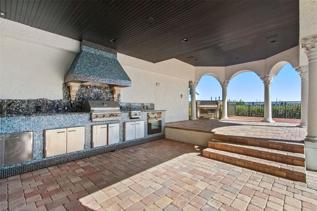 For Sale: $3,650,000 (5 beds, 4 baths, 6310 Square Feet)