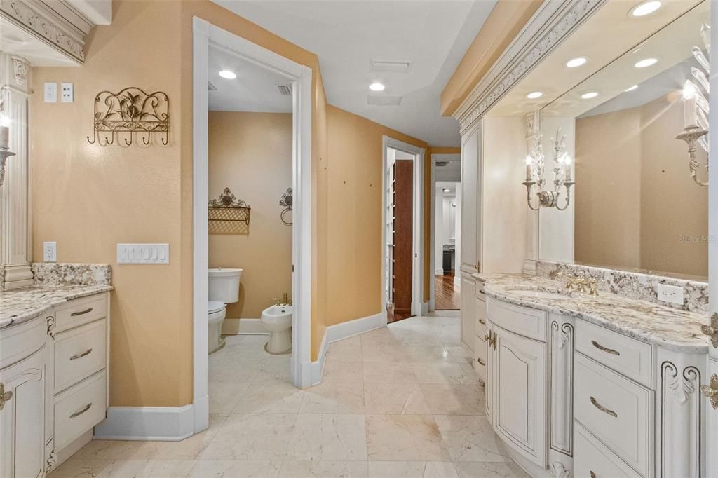 For Sale: $3,650,000 (5 beds, 4 baths, 6310 Square Feet)