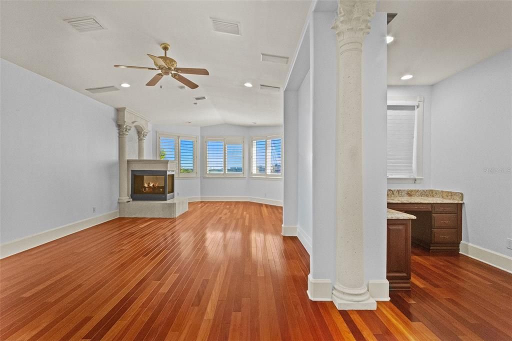 For Sale: $3,650,000 (5 beds, 4 baths, 6310 Square Feet)