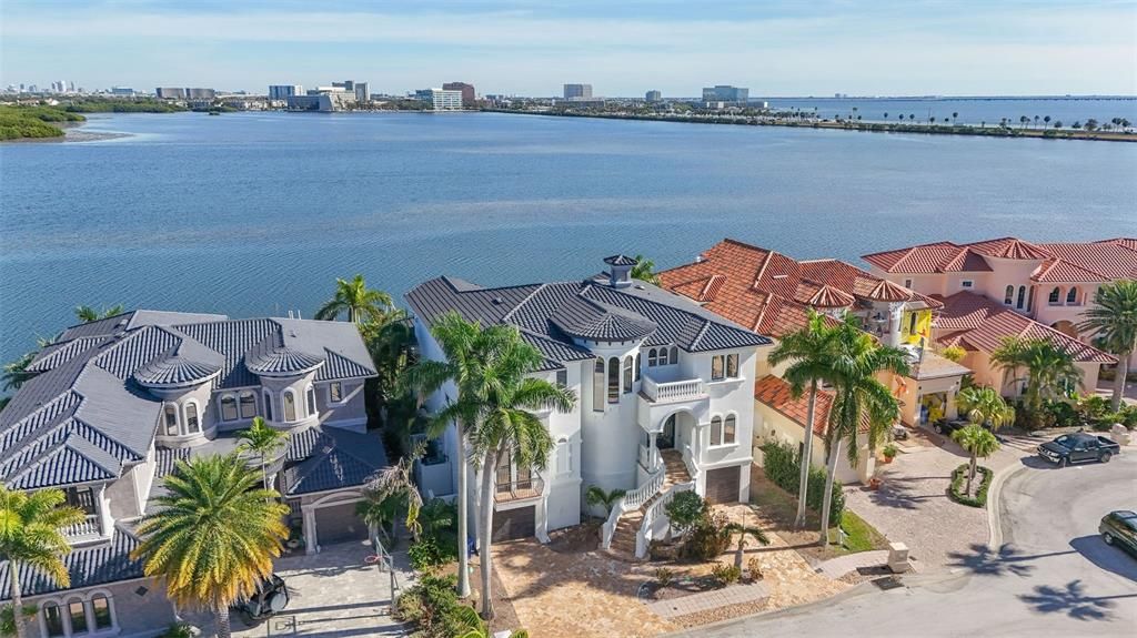For Sale: $3,650,000 (5 beds, 4 baths, 6310 Square Feet)