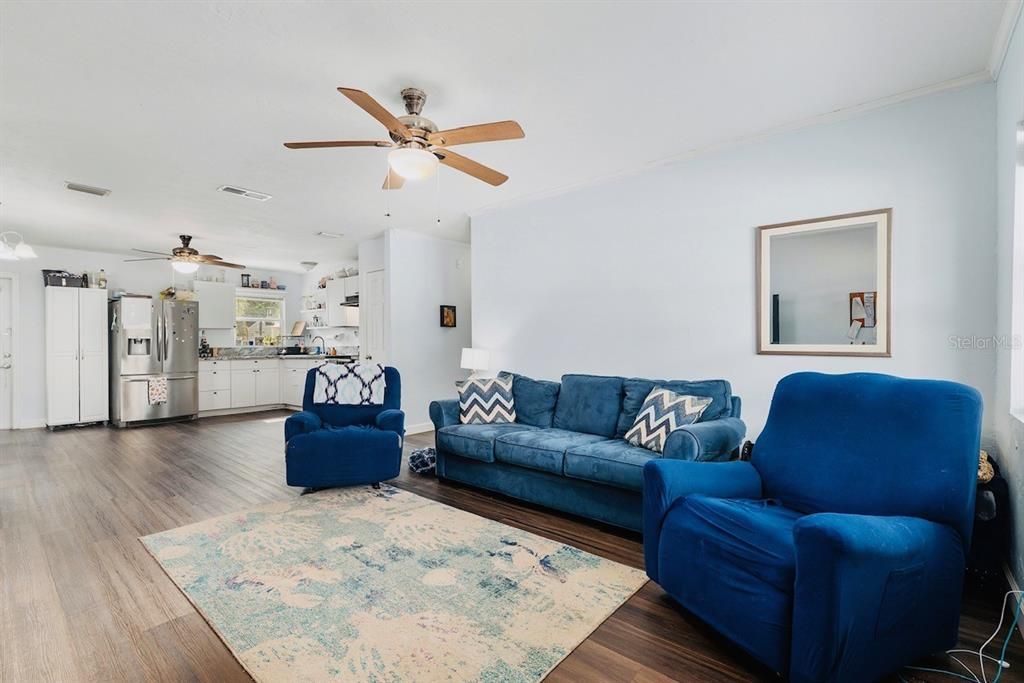 待售: $249,900 (4 贝兹, 3 浴室, 1536 平方英尺)