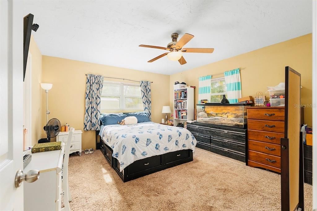 待售: $249,900 (4 贝兹, 3 浴室, 1536 平方英尺)