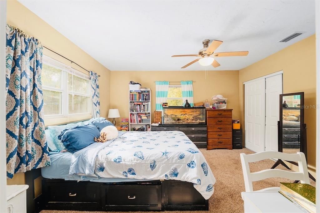 待售: $249,900 (4 贝兹, 3 浴室, 1536 平方英尺)