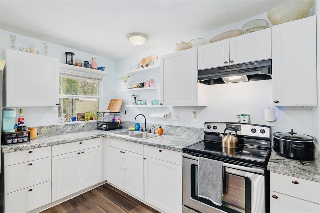 待售: $249,900 (4 贝兹, 3 浴室, 1536 平方英尺)