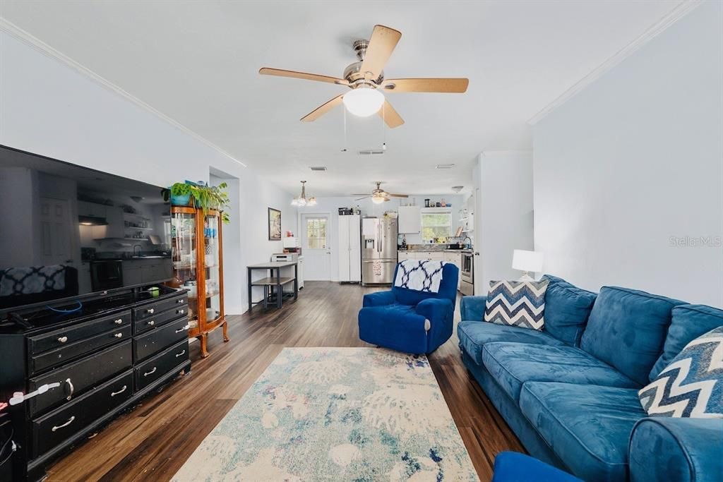 待售: $249,900 (4 贝兹, 3 浴室, 1536 平方英尺)