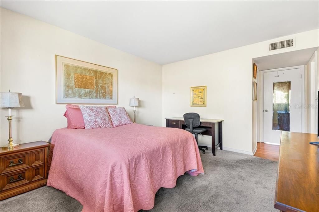 For Sale: $225,000 (3 beds, 2 baths, 1180 Square Feet)