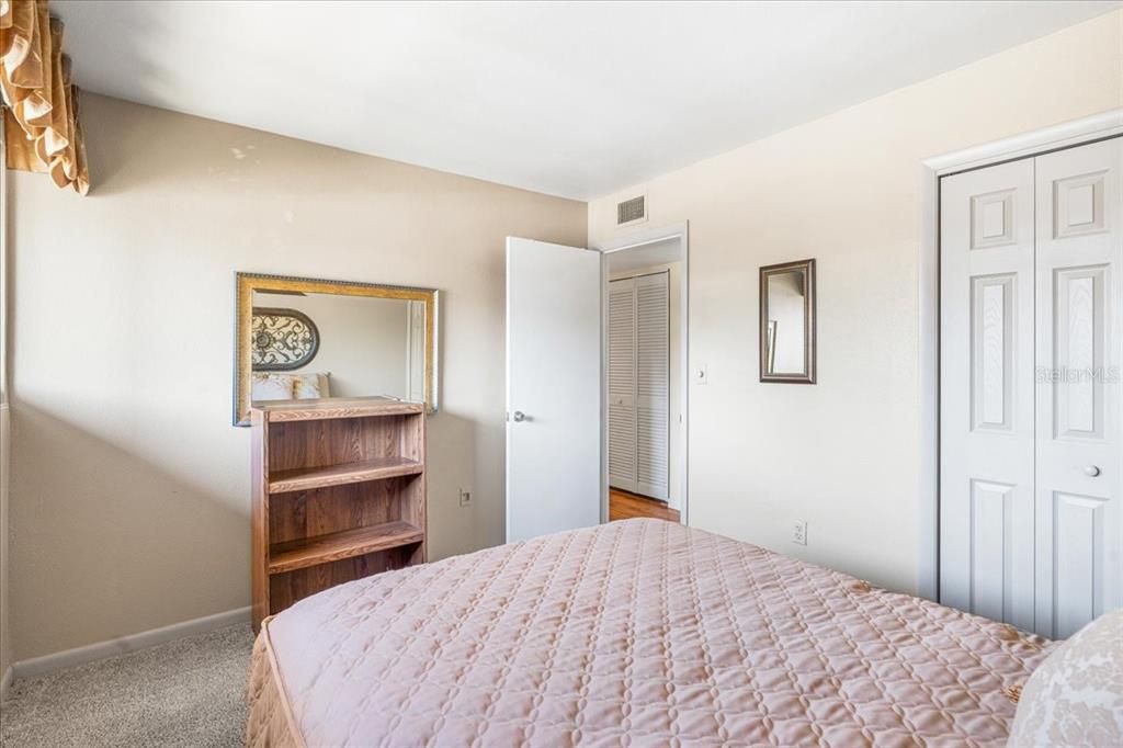 For Sale: $225,000 (3 beds, 2 baths, 1180 Square Feet)