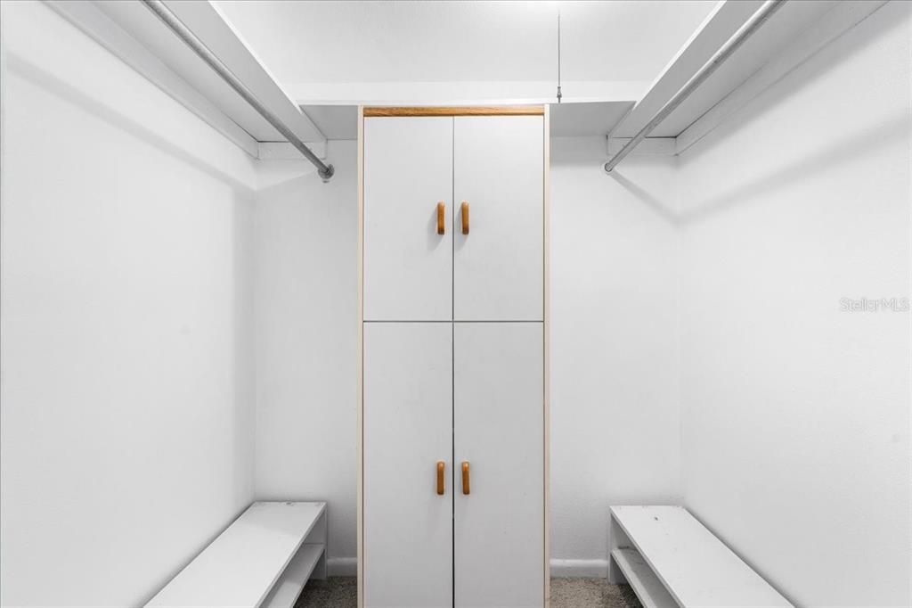 For Sale: $225,000 (3 beds, 2 baths, 1180 Square Feet)