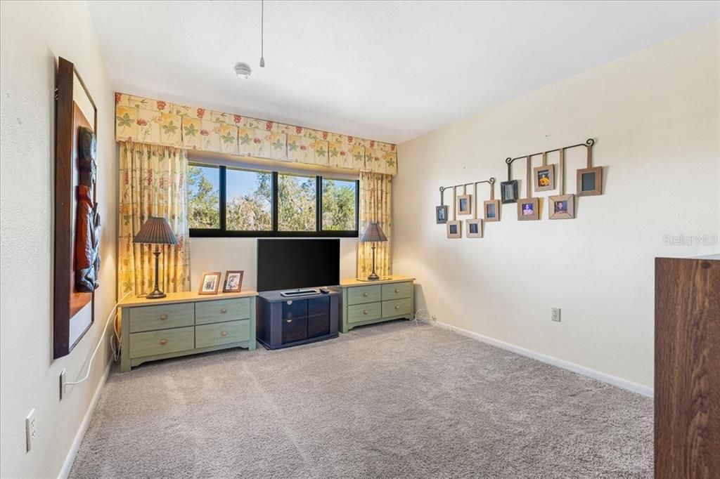 For Sale: $225,000 (3 beds, 2 baths, 1180 Square Feet)