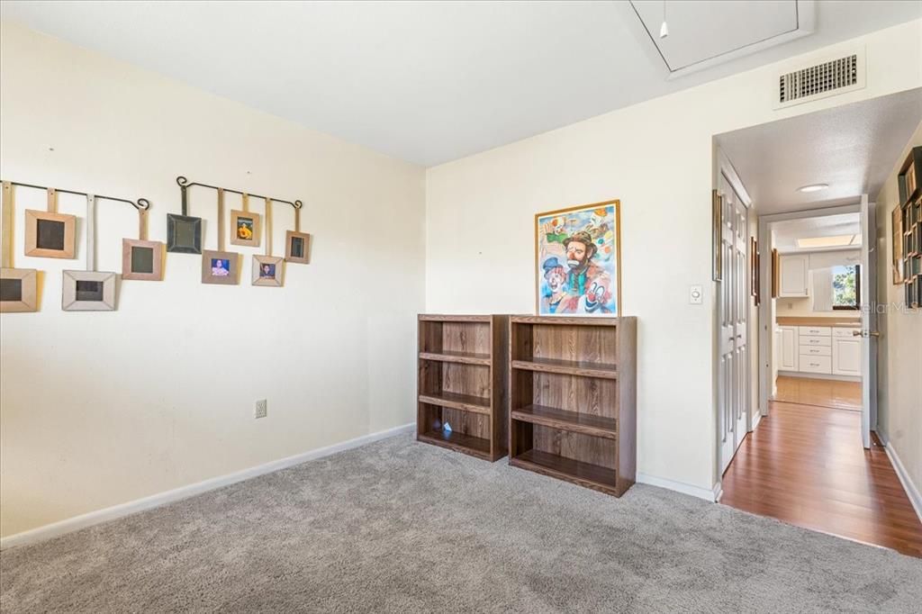 For Sale: $225,000 (3 beds, 2 baths, 1180 Square Feet)