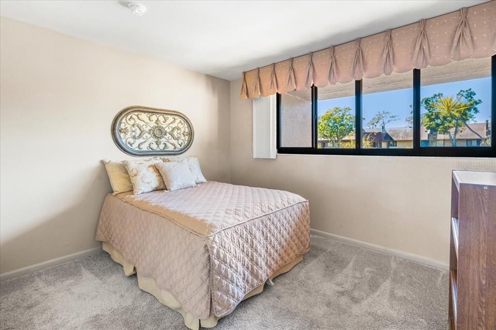 For Sale: $225,000 (3 beds, 2 baths, 1180 Square Feet)