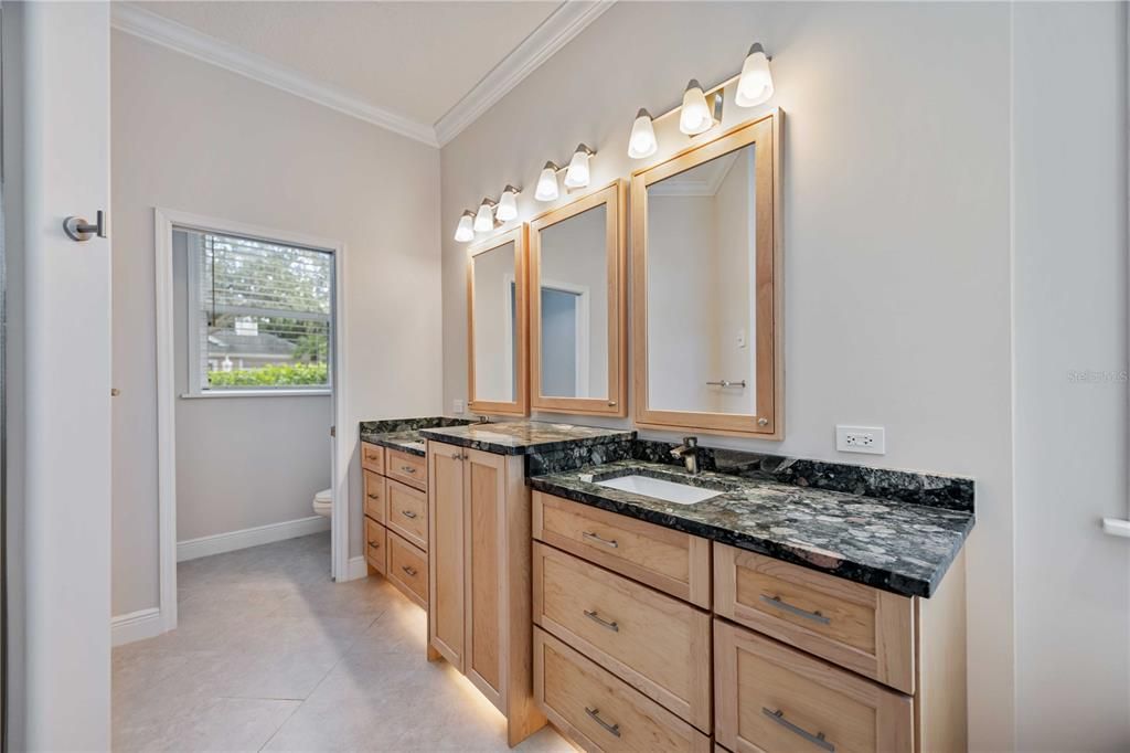 待售: $829,900 (3 贝兹, 2 浴室, 2371 平方英尺)