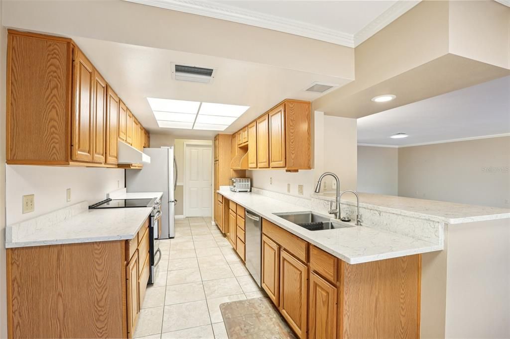 出租: $2,800 (3 贝兹, 2 浴室, 2192 平方英尺)