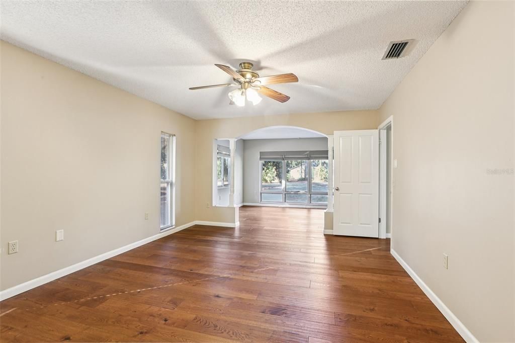 出租: $2,800 (3 贝兹, 2 浴室, 2192 平方英尺)