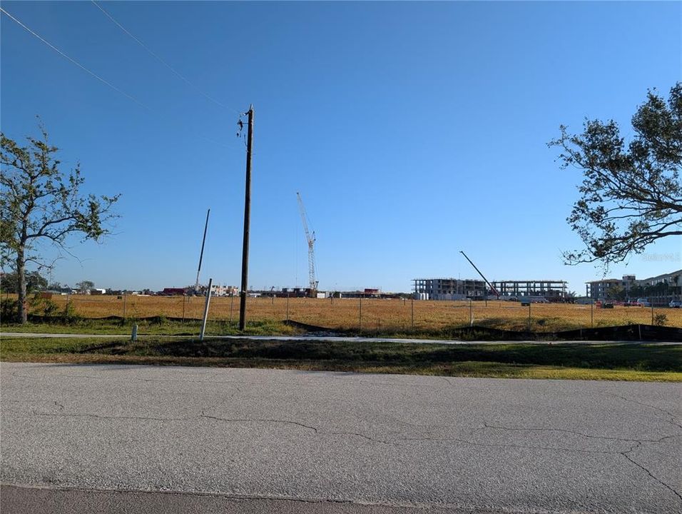 待售: $145,000 (0.13 acres)