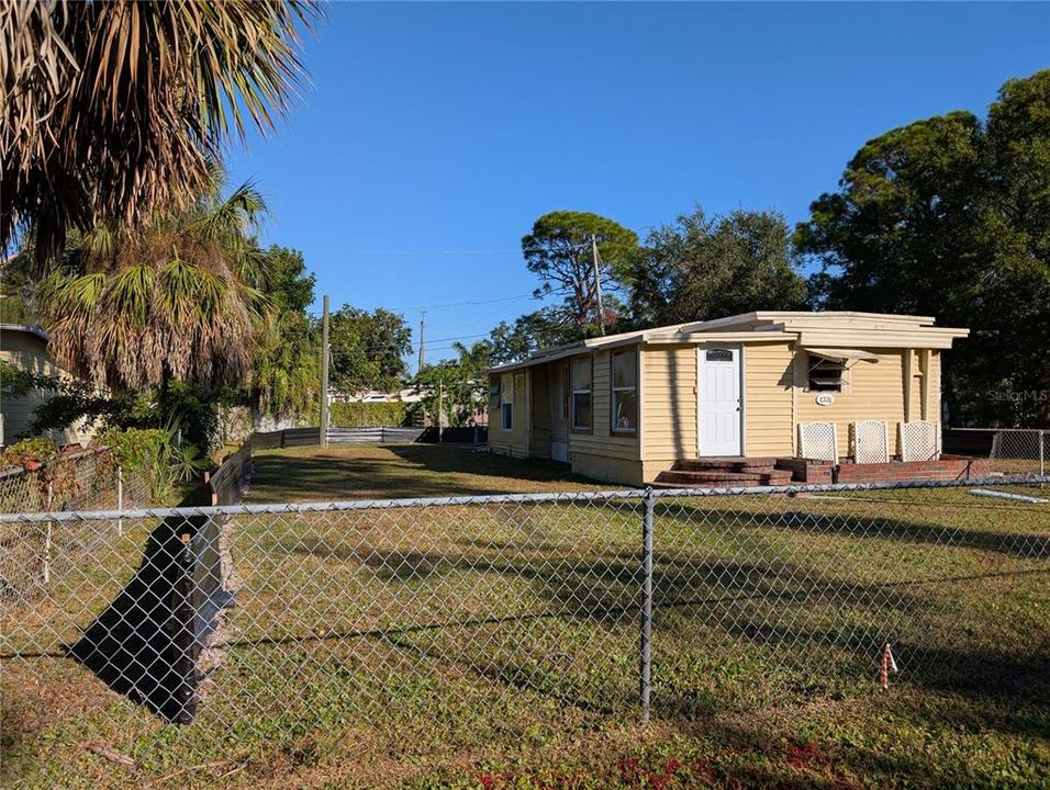 待售: $145,000 (0.13 acres)