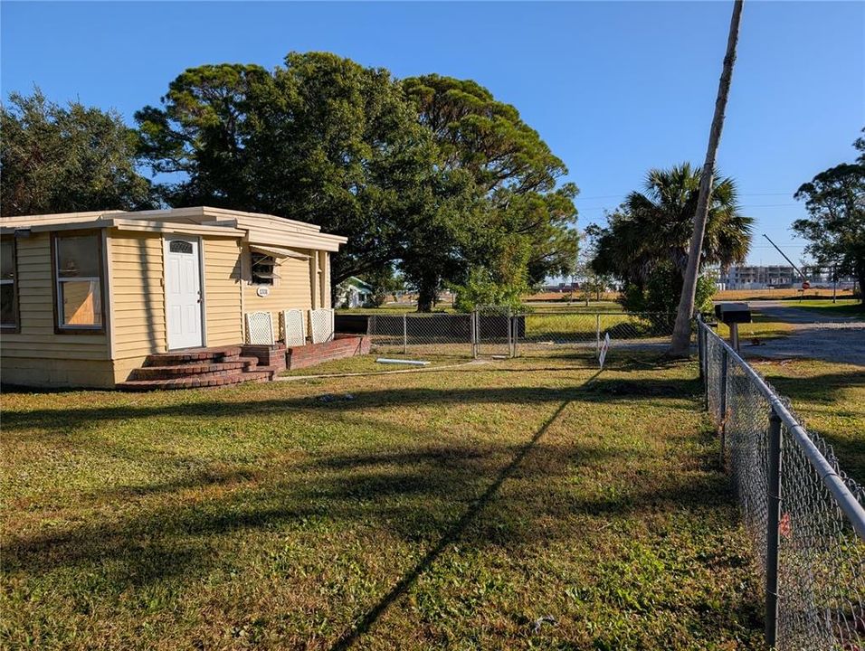 待售: $145,000 (0.13 acres)