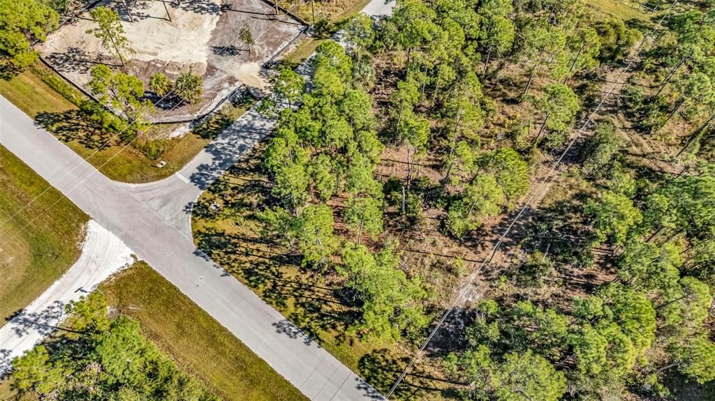 На продажу: $27,000 (0.32 acres)