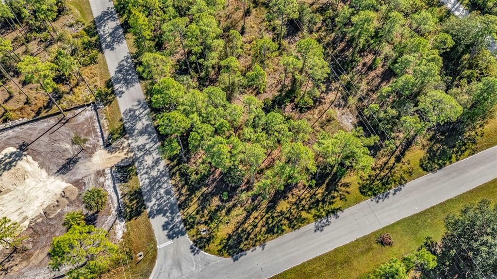 На продажу: $27,000 (0.32 acres)