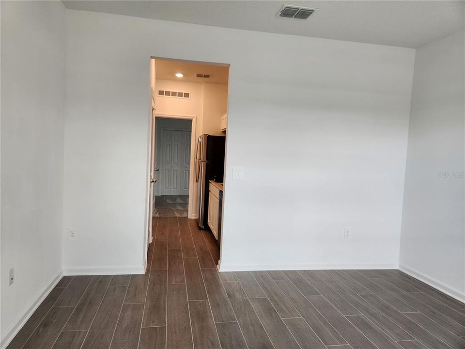 出租: $1,350 (1 贝兹, 1 浴室, 550 平方英尺)