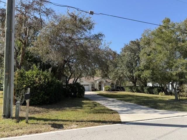 待售: $79,900 (0.80 acres)