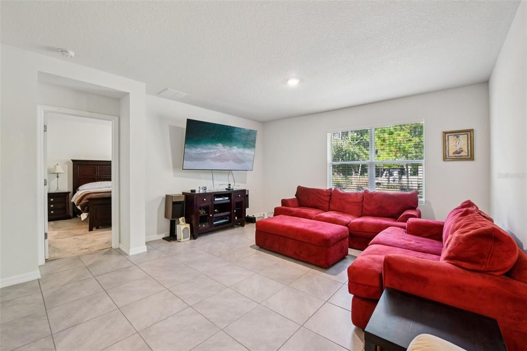 En Venta: $395,000 (4 camas, 2 baños, 1836 Pies cuadrados)