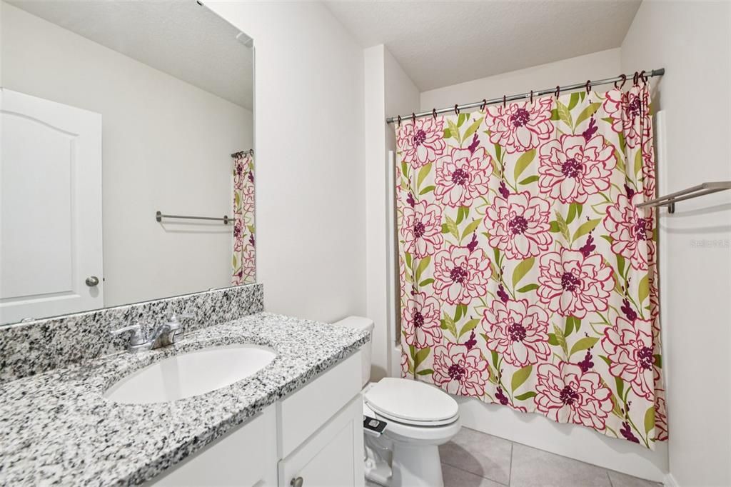 En Venta: $395,000 (4 camas, 2 baños, 1836 Pies cuadrados)