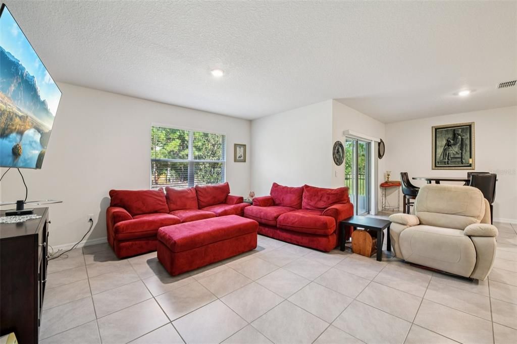 En Venta: $395,000 (4 camas, 2 baños, 1836 Pies cuadrados)