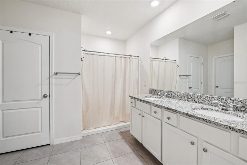 En Venta: $395,000 (4 camas, 2 baños, 1836 Pies cuadrados)