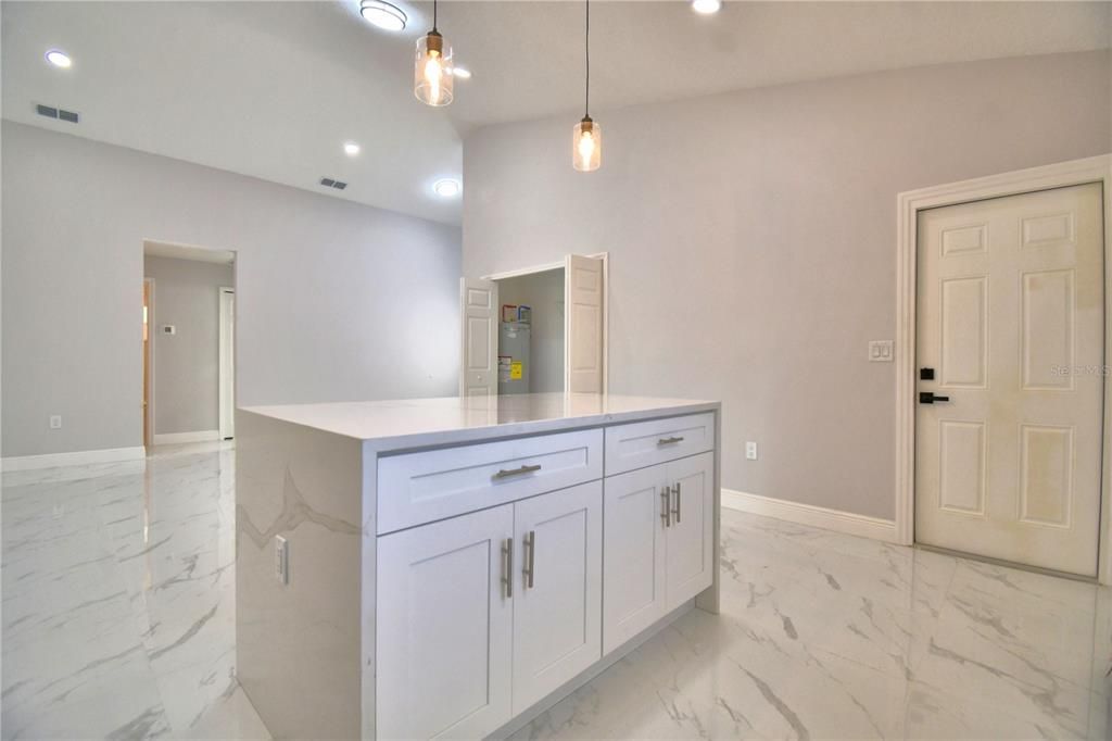 待售: $395,000 (3 贝兹, 2 浴室, 1550 平方英尺)