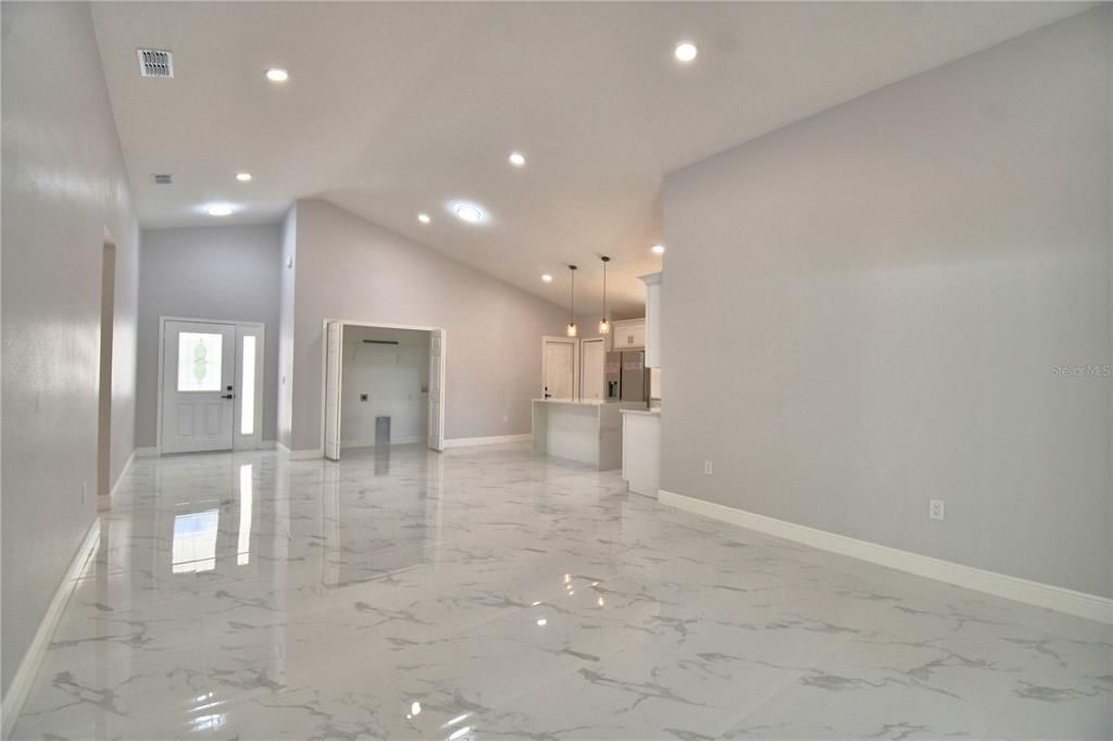 待售: $395,000 (3 贝兹, 2 浴室, 1550 平方英尺)