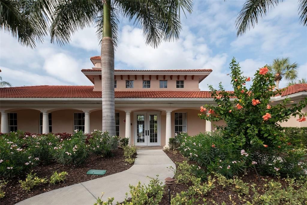 合同活跃: $399,000 (3 贝兹, 2 浴室, 1661 平方英尺)