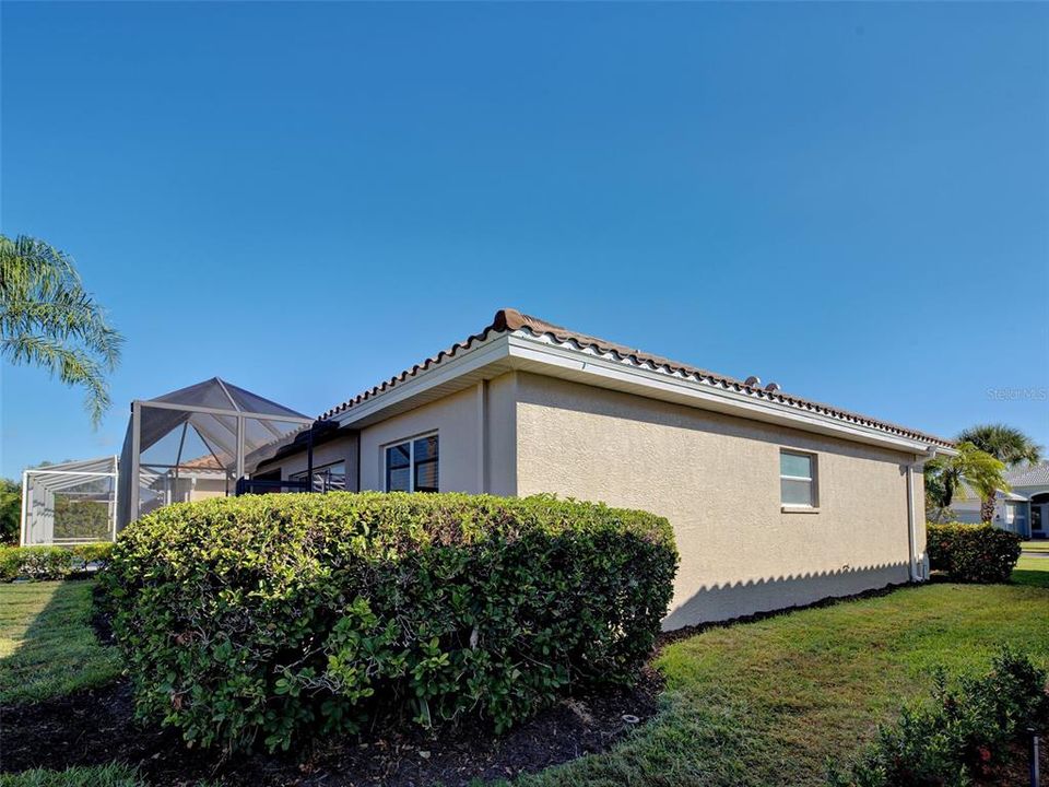 合同活跃: $399,000 (3 贝兹, 2 浴室, 1661 平方英尺)