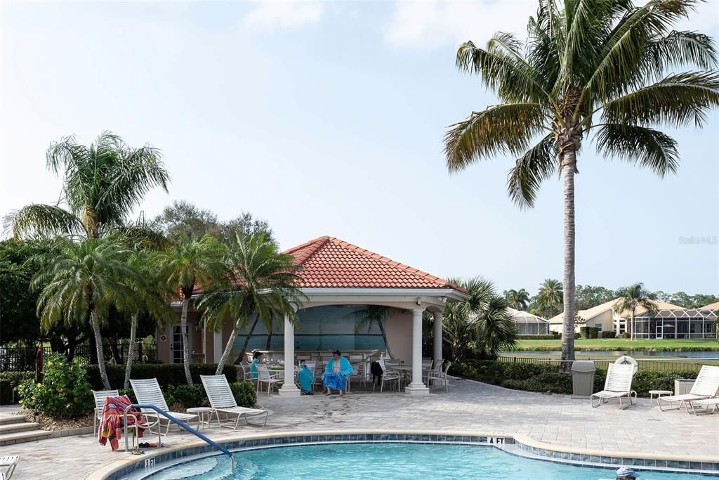 合同活跃: $399,000 (3 贝兹, 2 浴室, 1661 平方英尺)