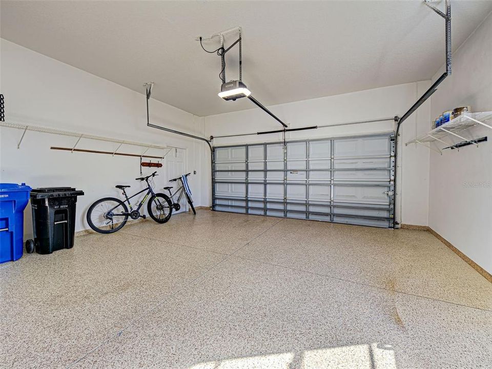 合同活跃: $399,000 (3 贝兹, 2 浴室, 1661 平方英尺)