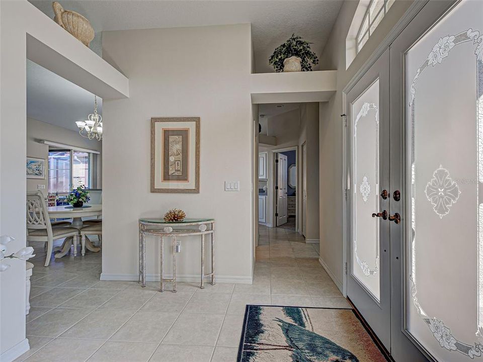 合同活跃: $399,000 (3 贝兹, 2 浴室, 1661 平方英尺)