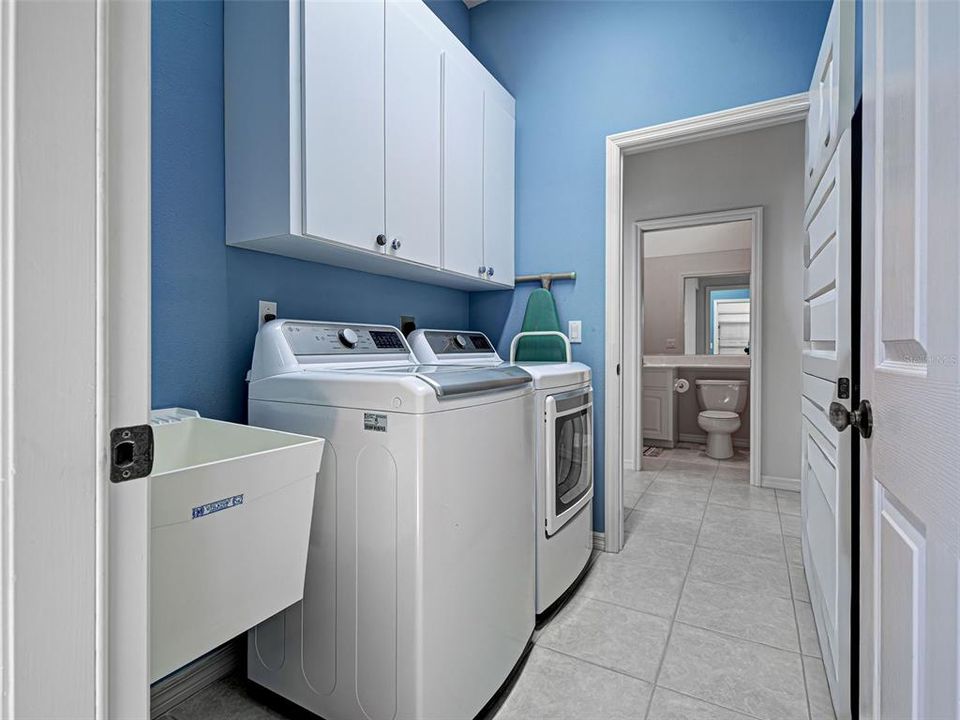 合同活跃: $399,000 (3 贝兹, 2 浴室, 1661 平方英尺)