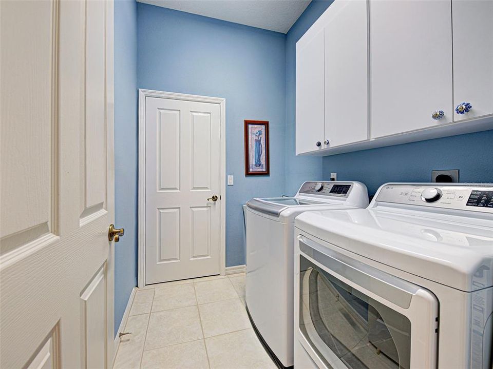 合同活跃: $399,000 (3 贝兹, 2 浴室, 1661 平方英尺)