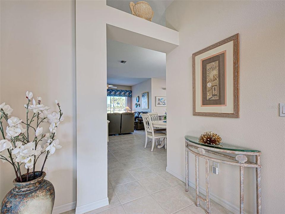 合同活跃: $399,000 (3 贝兹, 2 浴室, 1661 平方英尺)