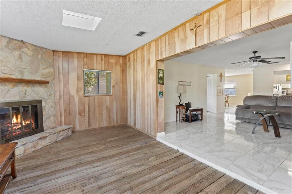 待售: $269,000 (2 贝兹, 2 浴室, 1140 平方英尺)