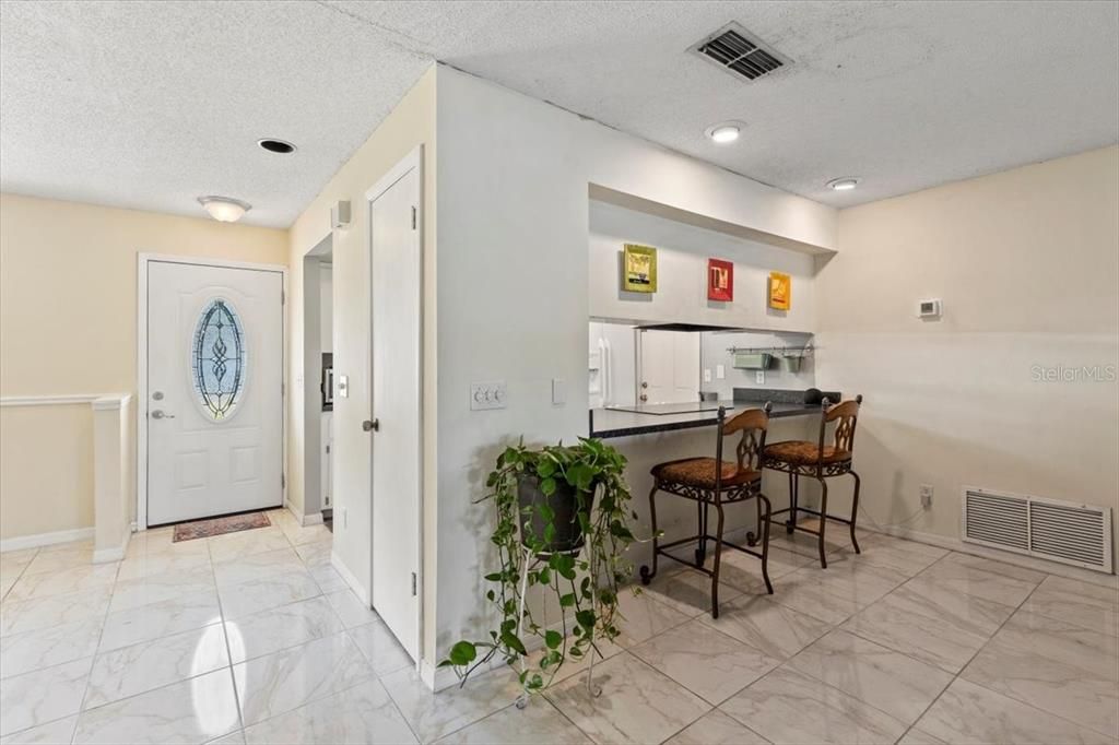 待售: $269,000 (2 贝兹, 2 浴室, 1140 平方英尺)