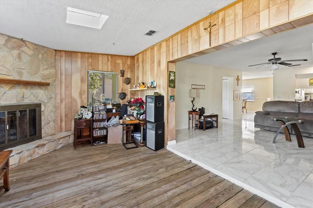 待售: $269,000 (2 贝兹, 2 浴室, 1140 平方英尺)