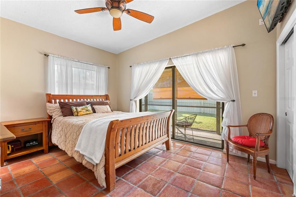 For Sale: $525,000 (5 beds, 2 baths, 2151 Square Feet)