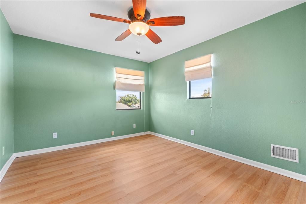 For Sale: $525,000 (5 beds, 2 baths, 2151 Square Feet)